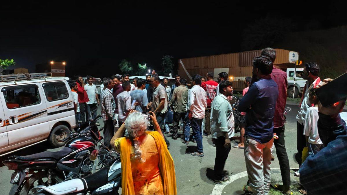 धार में नए गणेश घाट में वाहनों पर पथराव, 8 से 10 गाड़ियों को बदमाशों ने बनाया निशाना