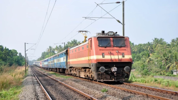 छत्तीसगढ़ के 15 हजार श्रद्धालुओं को ट्रेन का इंतजार, दुर्ग-हरिद्वार स्पेशल को नियमित करने की मांग तेज, मुख्यालय में लंबित है फाइल
