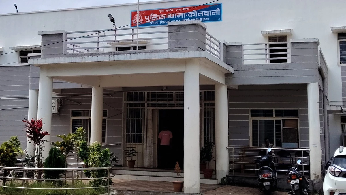 बालाघाट पुलिस कर्मियों से अभद्रता धक्का-मुक्की मामले में दो गिरफ्तार, लापता प्रधान आरक्षक सहित सात पर नामजद एफआईआर