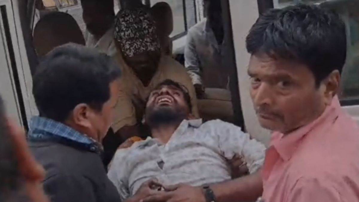 छिंदवाड़ा कलेक्ट्रेट में बड़ा हादसा, MP स्थापना दिवस की लाइटिंग लगाता मजदूर तीसरी मंजिल से गिरा, मची अफरा-तफरी