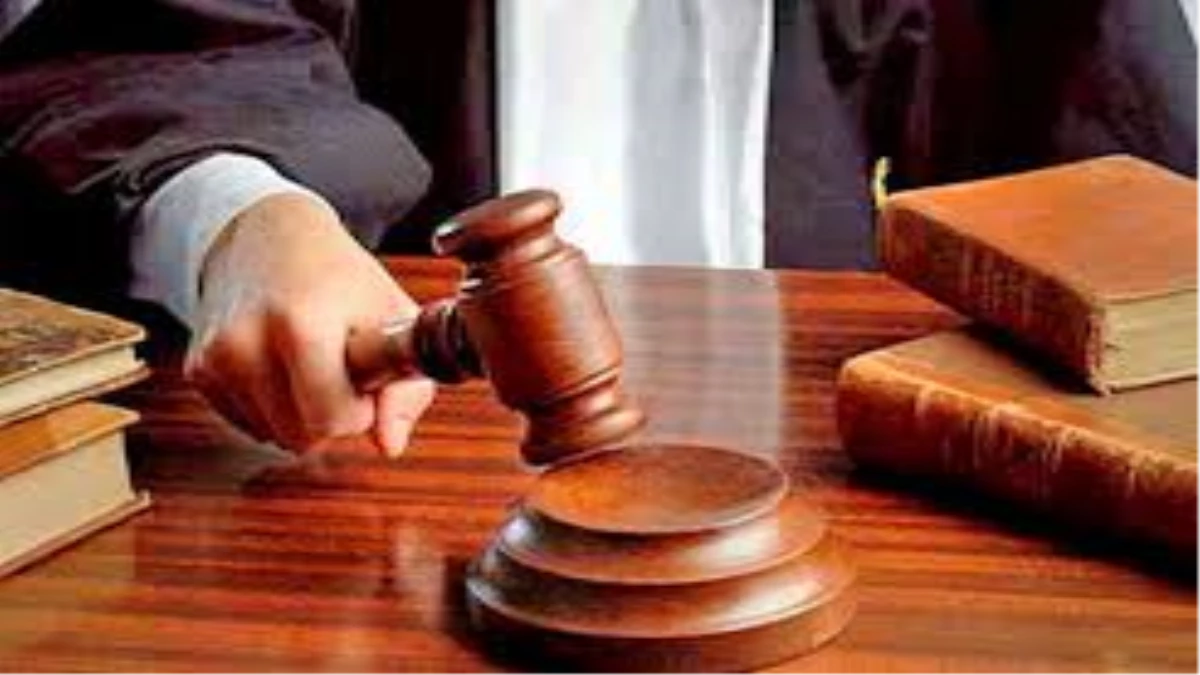 छत्तीसगढ़ हाईकोर्ट ने पुलिस आरक्षकों के 5,967 पदों की भर्ती पर लगाई रोक
