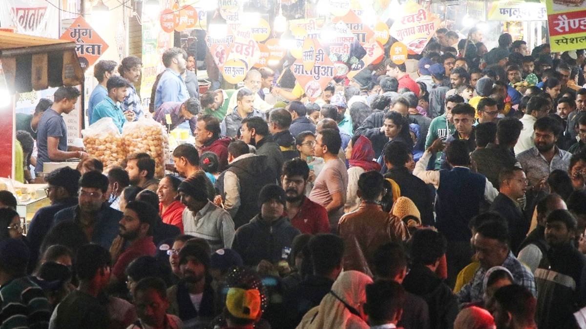 Night Culture in Indore: सराफा चौपाटी, राजवाड़ा और 56 दुकान का नाइट कल्चर पूरी दुनिया में प्रसिद्ध