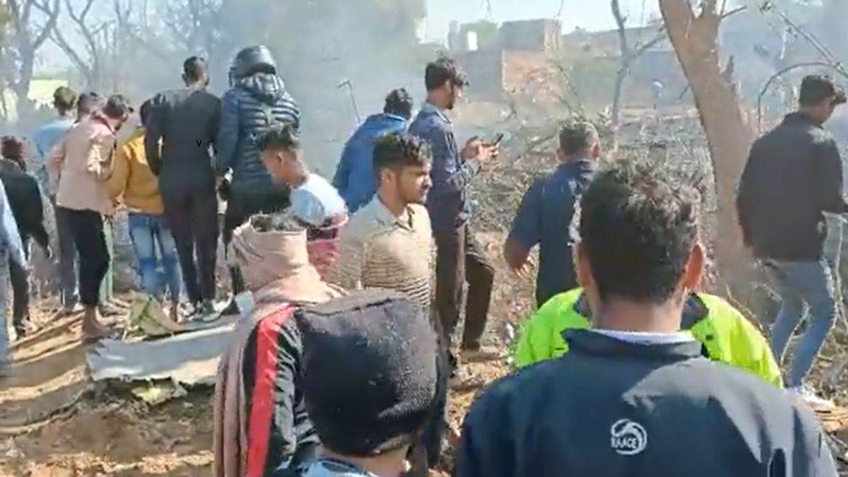 Bharatpur News: राजस्थान के भरतपुर में भी फाइटर जेट दुर्घटनाग्रस्त, जांच जारी, देखिए वीडियो