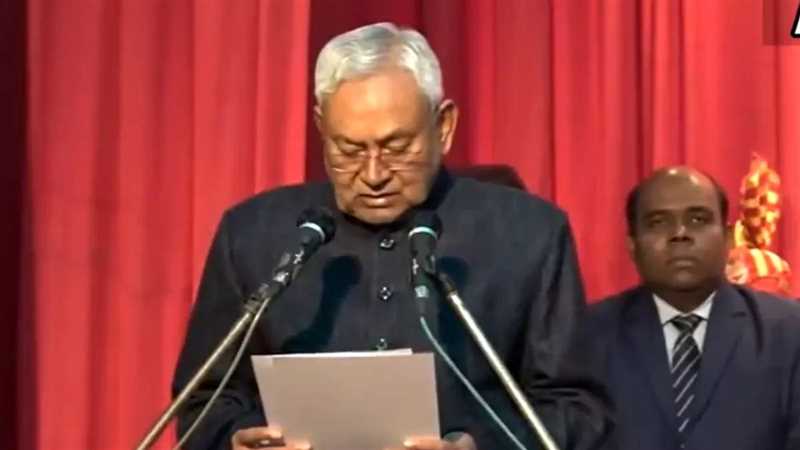 Live Bihar Politics News: नीतीश कुमार 9वीं बार बने बिहार के CM, BJP के साथ किया गठबंधन