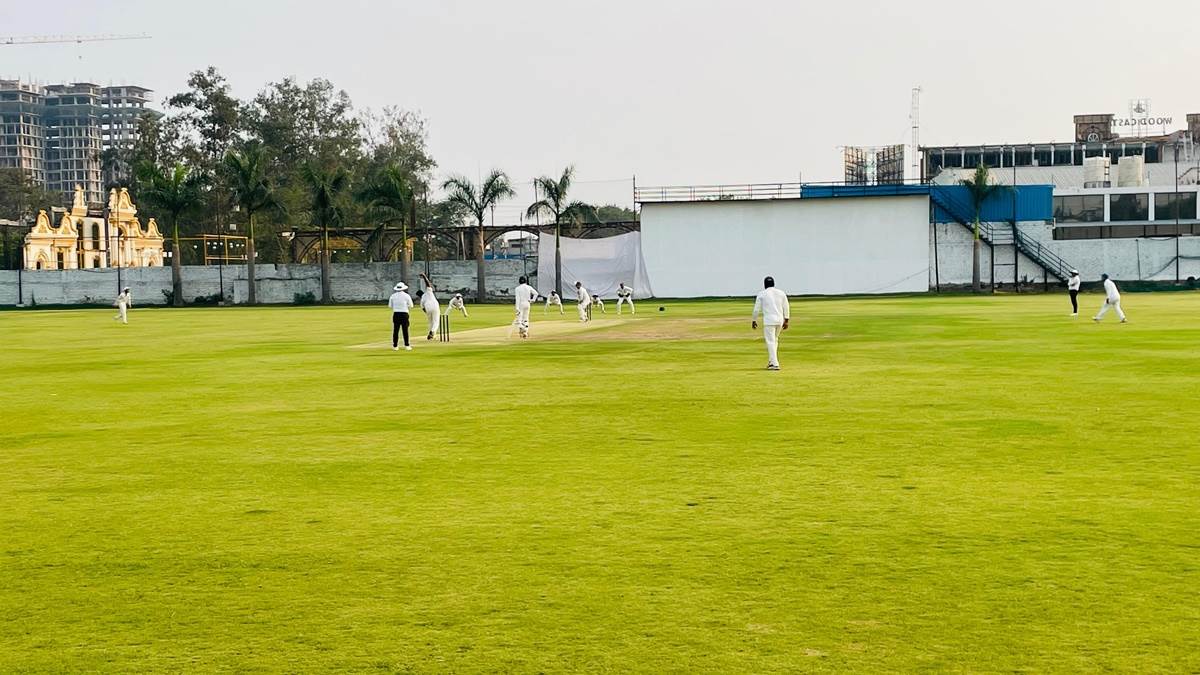 बिलासपुर के गेंदबाजों ने बिलासपुर ब्लू को 219 रनों पर रोका - Bilaspur bowlers restricted Bilaspur Blue to 219 runs