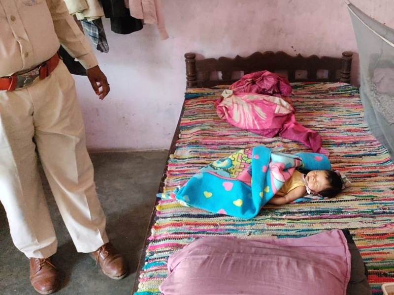 Child death Mother drunk in alcohol girl sleeping next to her death