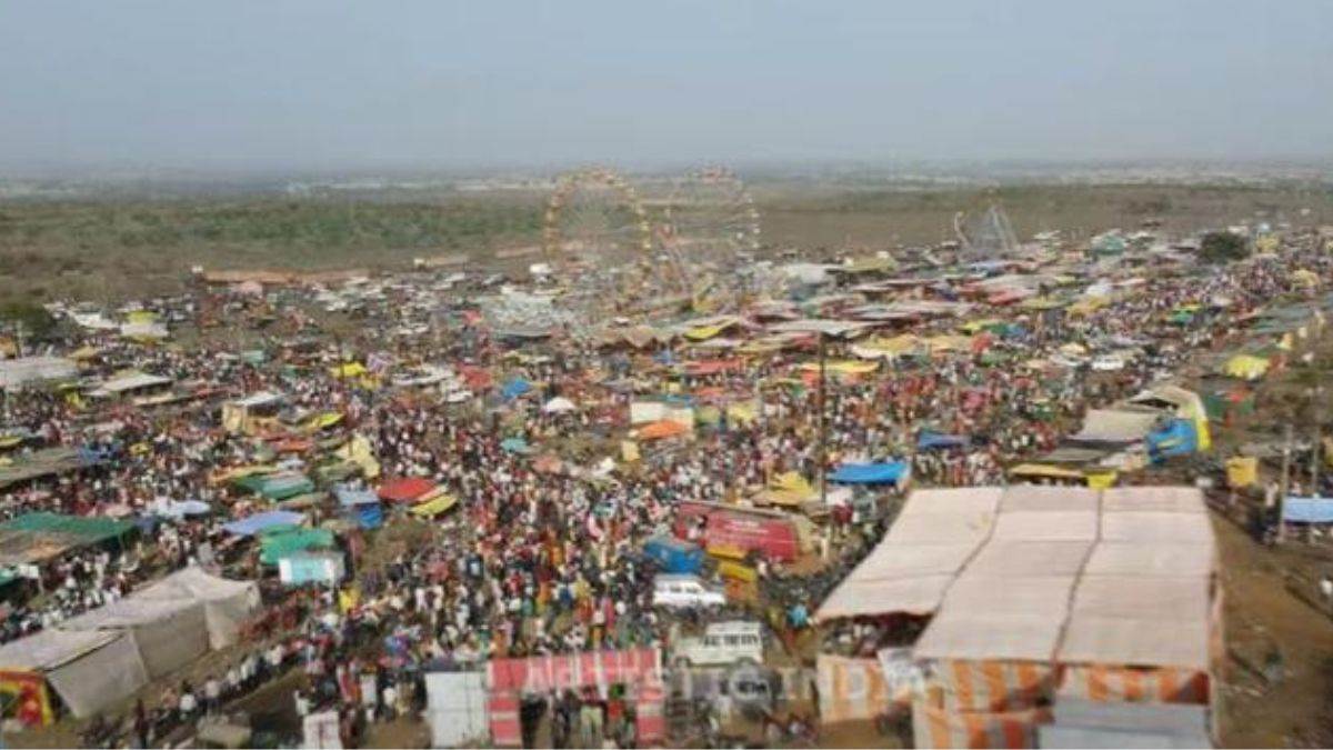 करीला धाम का रंगपंचमी मेला : जहां विराजीं हैं माता जानकी, वह पहाड़ी फिर रोशन होने को तैयार