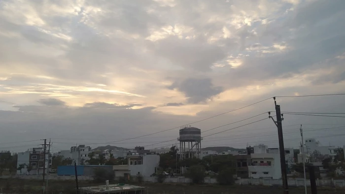इंदौर में अगले एक सप्ताह का मौसम, गर्मी से राहत देंगे बादल, हल्की बूंदाबांदी का दिखेगा असर