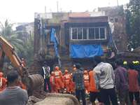 Mumbai: कुर्ला में बिल्डिंग ढहने से अब तक 11 की मौत, राहत एवं बचाव कार्य जारी