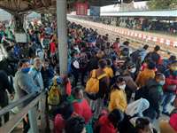 Bilaspur Train Cancelation News: अधिकांश ट्रेनें रद, चलने वाली ट्रेनों में पैर रखने की जगह नहीं