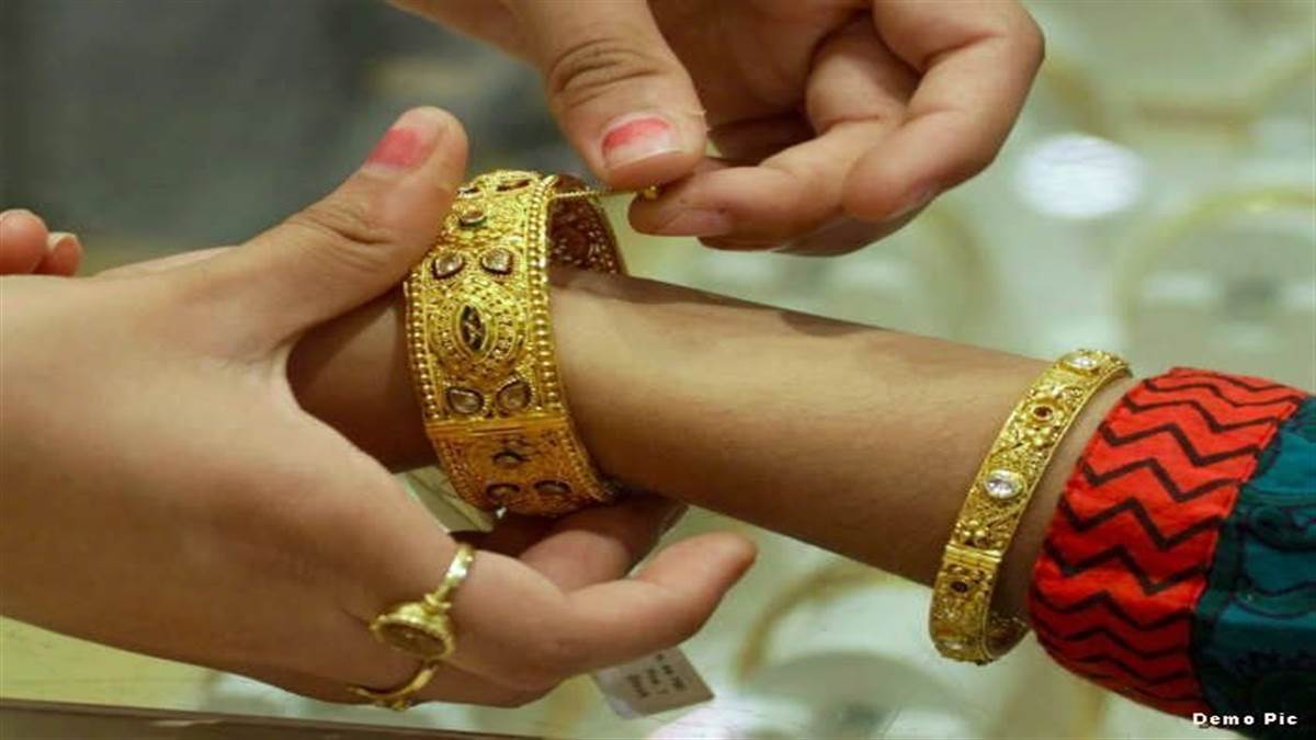 There was 22% senna in 55 grams of bangles, when adulteration came to  light, the bank staff got the FIR done; mannapuram gold bank case | नकली  सोना देकर लोन लेते धराया