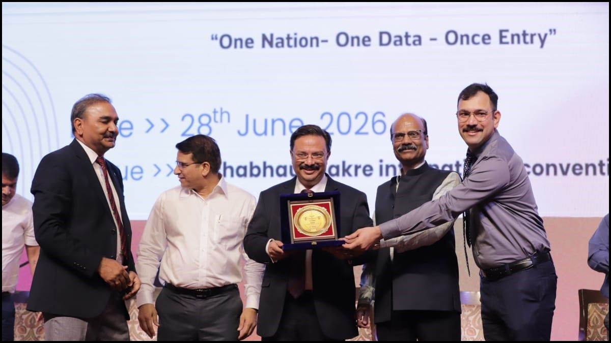 रतलाम प्रदेश में बना नंबर वन, डिजिटल पुलिसिंग में मिला अवार्ड; एआइ, ई-रक्षक और टेबलेट ने बदली तस्वीर
