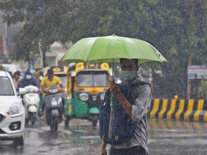 Weather Update Indore दिन में आसमान में छाए रहे बादल, दोपहर में कुछ