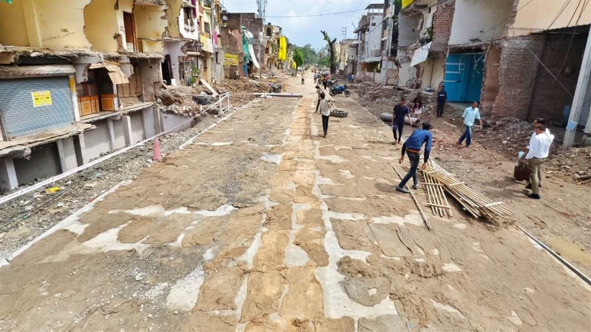 15 अगस्त तक शुरू हो जाएगी इंदौर के किला मैदान तिराहा से जिंसी चौराहा तक सड़क की एक लेन