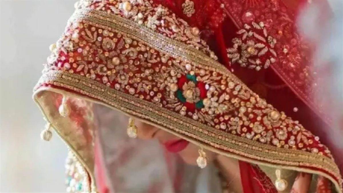 शाजापुर में धूमधाम से हुआ विवाह... 25 दिन बाद पता चला पत्नी है किन्नर, जेठानी ने दाढ़ी बनाते हुए पकड़ा
