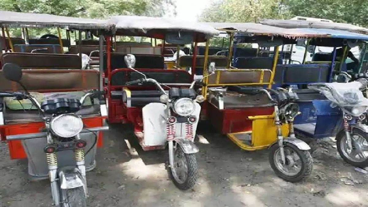 Taskar E Rickshaw Datia News: MP टूरिज्म बोर्ड का नवाचार, अब पर्यटन स्थलों पर महिलाएं ...