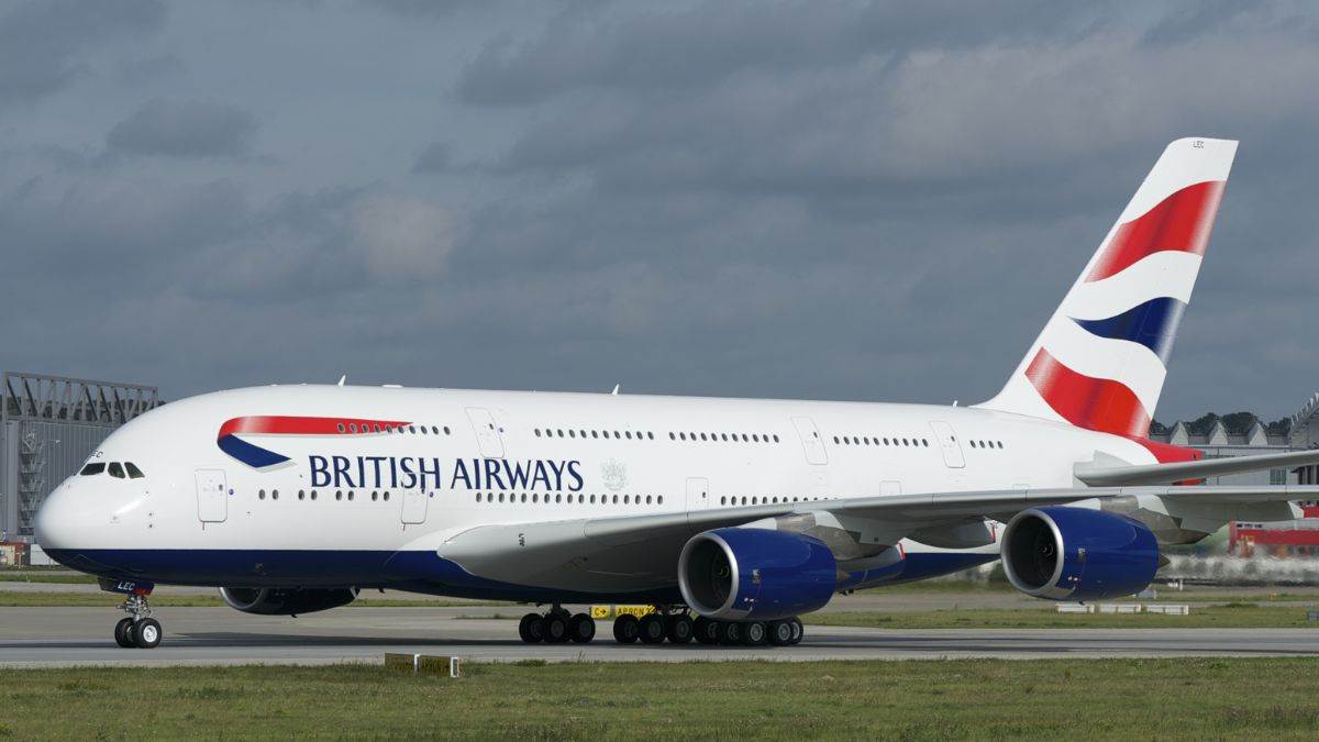 UK Air Travel Disrupted ब्रिटेन में एयर ट्रैफिक कंट्रोल सिस्टम ठप