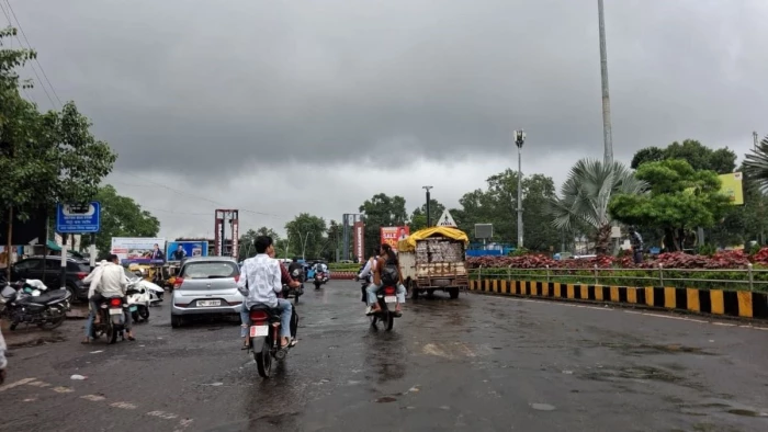 जबलपुर व संभाग के जिलों में झूमकर बरसे बादल, सीजन में बारिश का कोटा 50 प्रतिशत के करीब