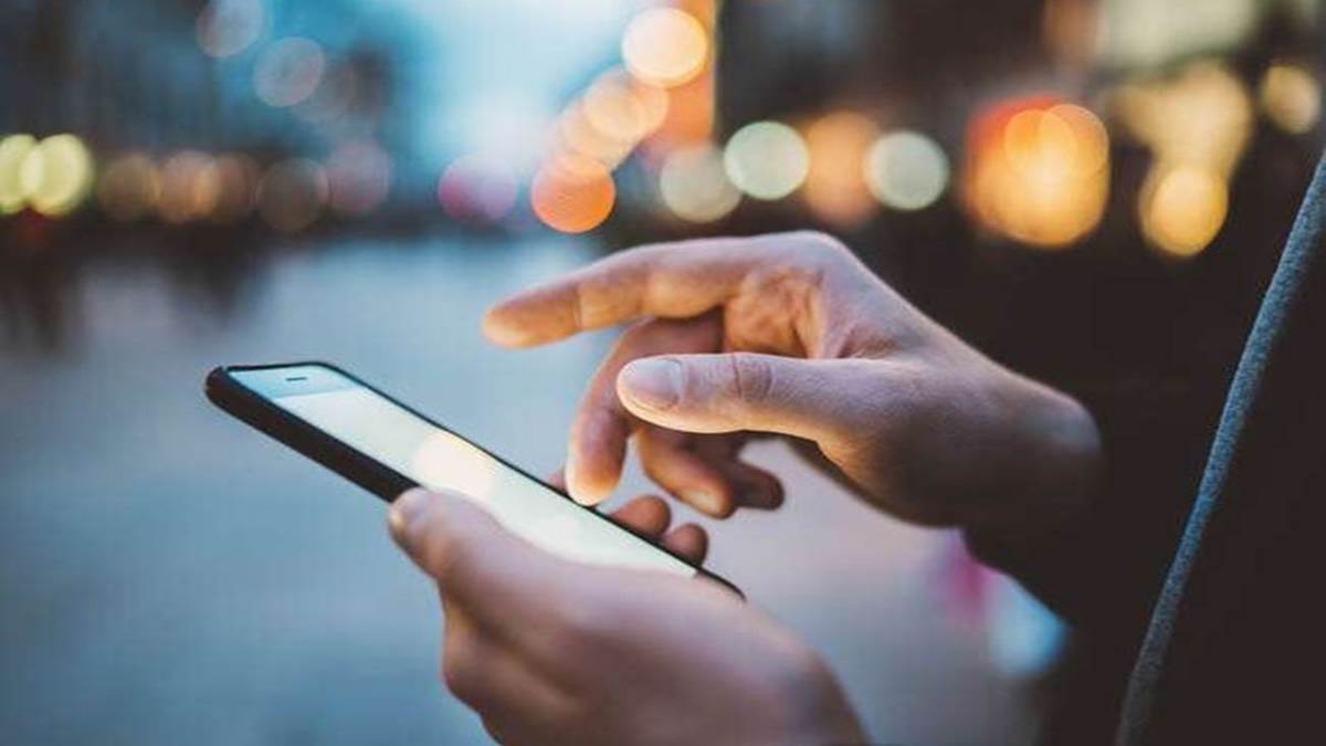 फेसबुक पर शादी के फोटो शेयर करने पर पता चला दूसरे धर्म का है युवक