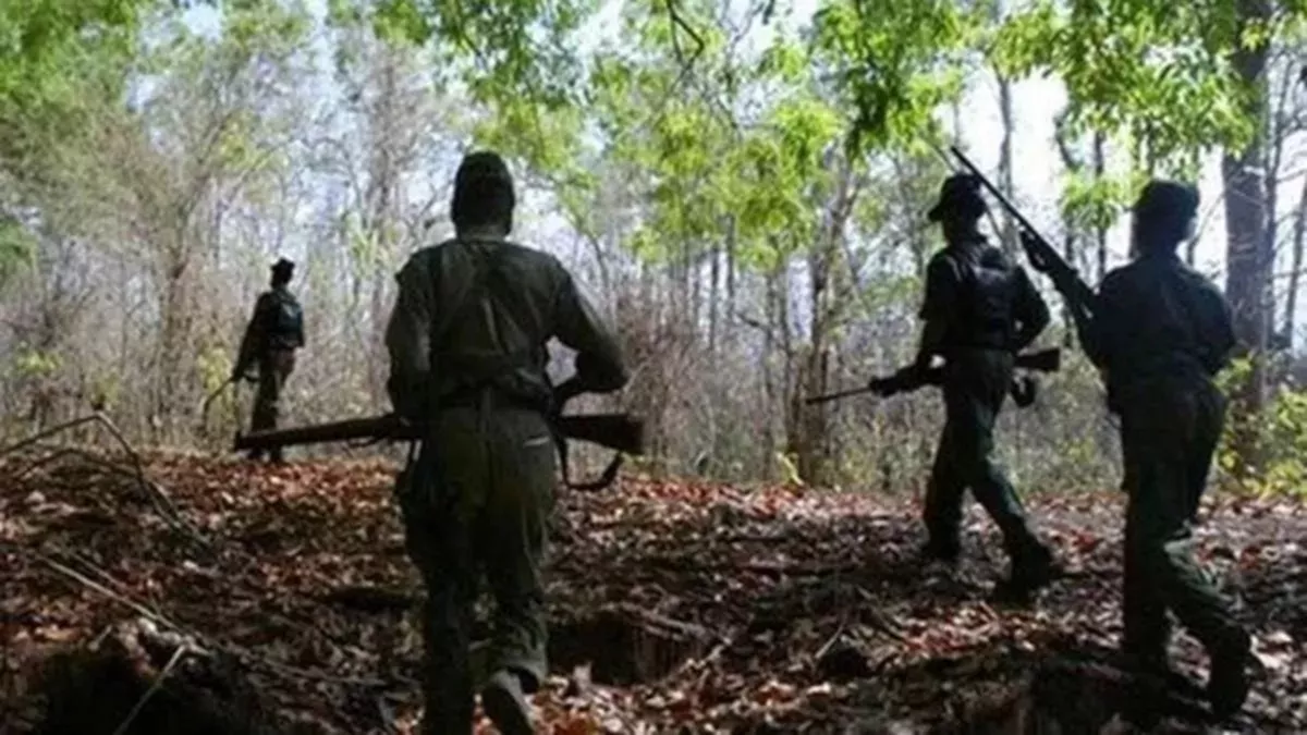रायपुर में एक और माओवादी गिरफ्तार, जंगलों से निकलकर शहर में पसार रहे पांव, सोने का बिस्किट और नकद बरामद