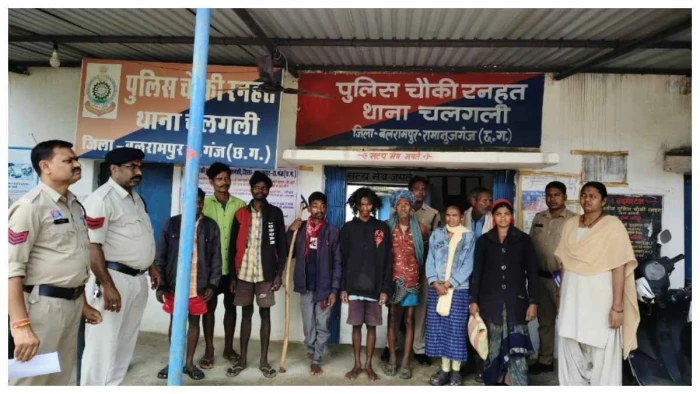 बलरामपुर में गाय को मारकर खा गए ग्रामीण, 4 कटे पैर मिलने पर खुला राज, पंचायत के बाद 9 अरेस्ट