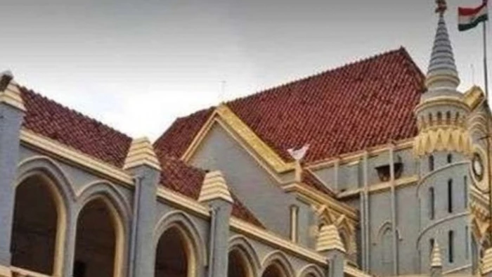 वाहन चेकिंग में वकील से मारपीट मामले में हाई कोर्ट ने राकेश रावल की गिरफ्तारी पर लगाई अंतरिम रोक