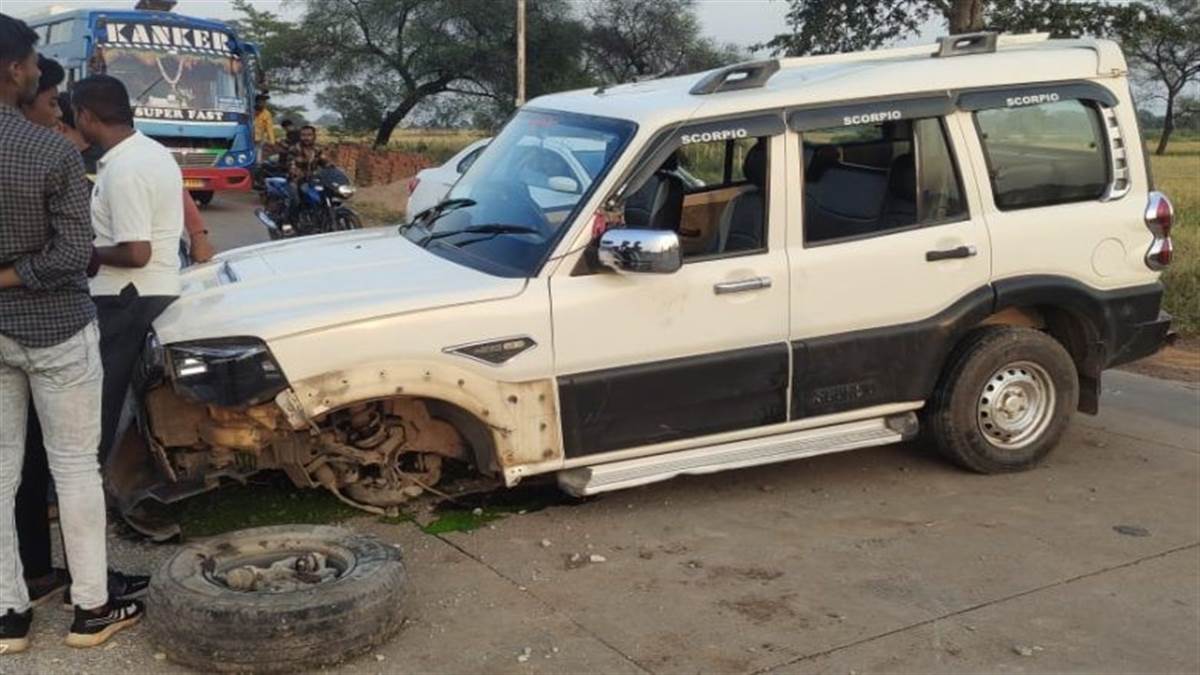 धमतरी के पास भाजपा के प्रदेश अध्यक्ष के काफिले का वाहन दुर्घटनाग्रस्त, एक जवान चोटिल