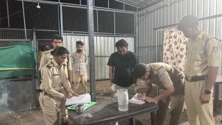 लोगों की नजर में आटाचक्की संचालक, असल में निकला शराब तस्कर... भोपाल में आबकारी विभाग की बड़ी कार्रवाई