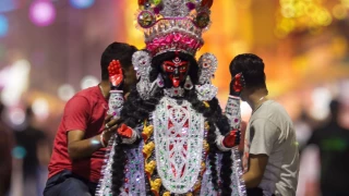 दीवाली की रात बंगाल में क्यों पूजी जाती हैं मां काली? असम-ओडिशा में भी है 'श्यामा पूजा' का चलन