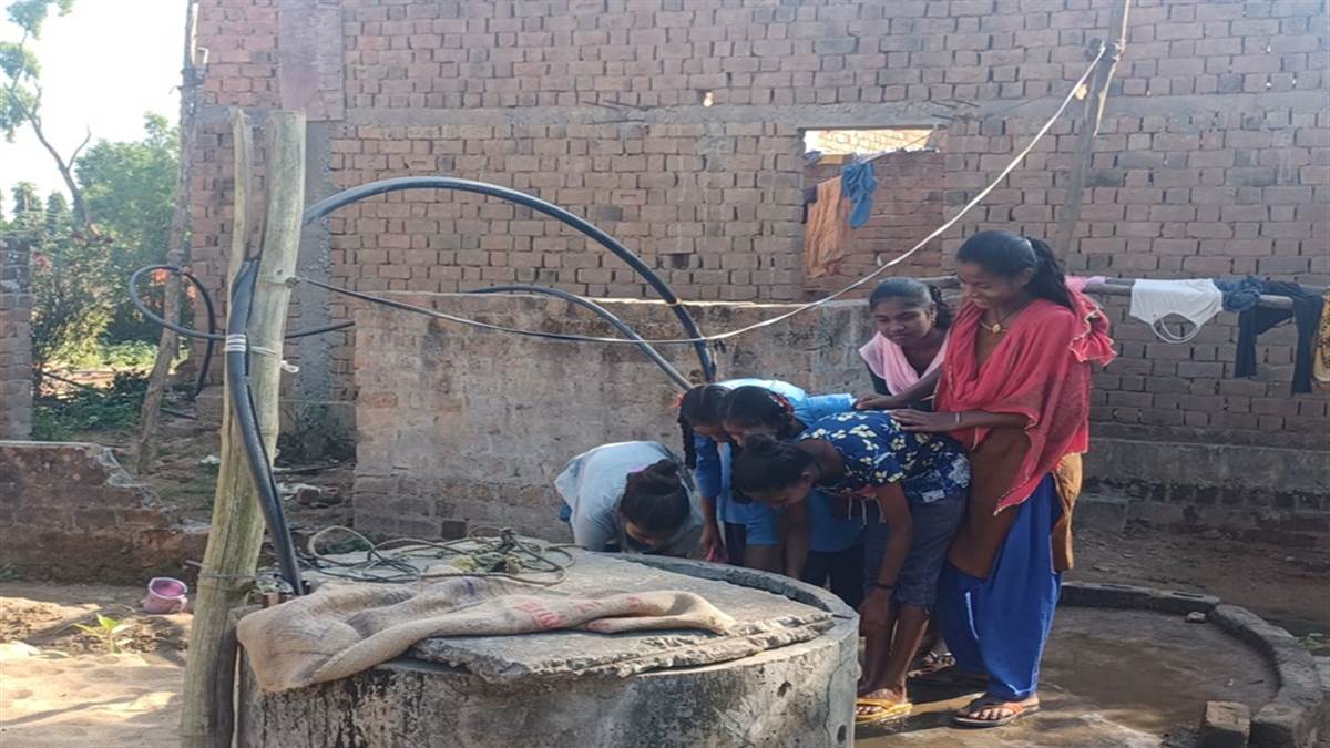 Kondagaon News: कुएं से निकलने लगा गर्म पानी, लोगों ने पीना किया बंद, कुछ मान रहे हैं चमत्‍कार
