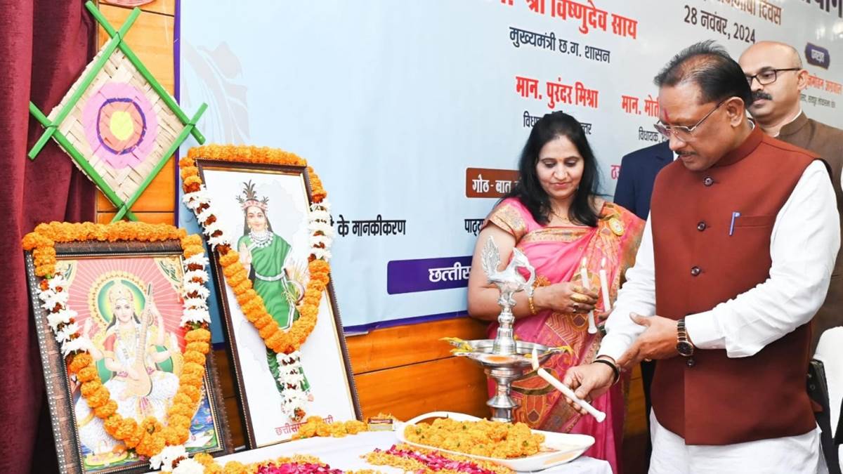 Chhattisgarh: रायपुर में बनेगी फिल्म सिटी, मां बम्लेश्वरी मंदिर डोंगरगढ़ में होगा तीर्थ सुविधाओं का विस्तार