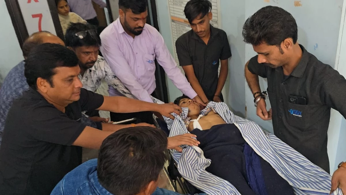 Ratlam: स्कूल में इंस्टाग्राम रील बनाई, प्रबंधन ने पिता को बुलाया तो तीसरी मंजिल से कूदा छात्र