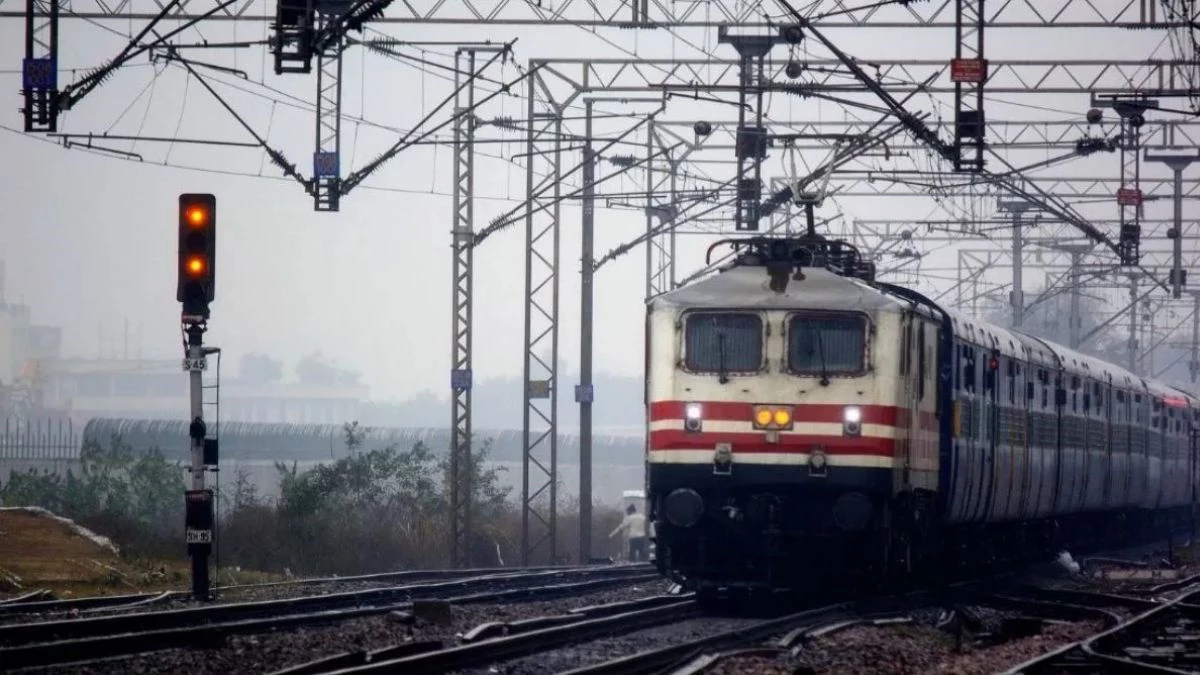 Indian Railways: वैष्णो देवी, हरिद्वार जाने वाली ट्रेनों में लंबी वेटिंग… IRCTC की वेबसाइट भी कर रही परेशान