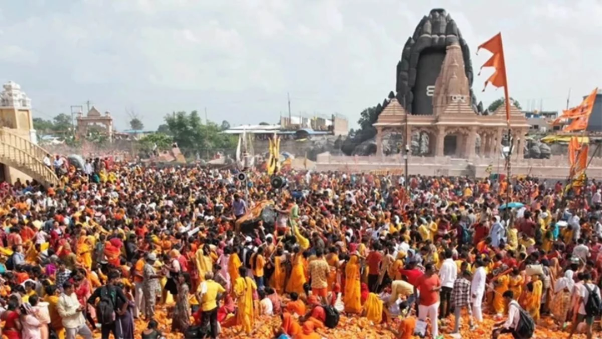 कुबेरेश्वर धाम का 'चमत्कार'... 15 लाख की जमीन अब ₹10 करोड़ में, 6 साल में खुल गए 500 से ज्यादा होटल