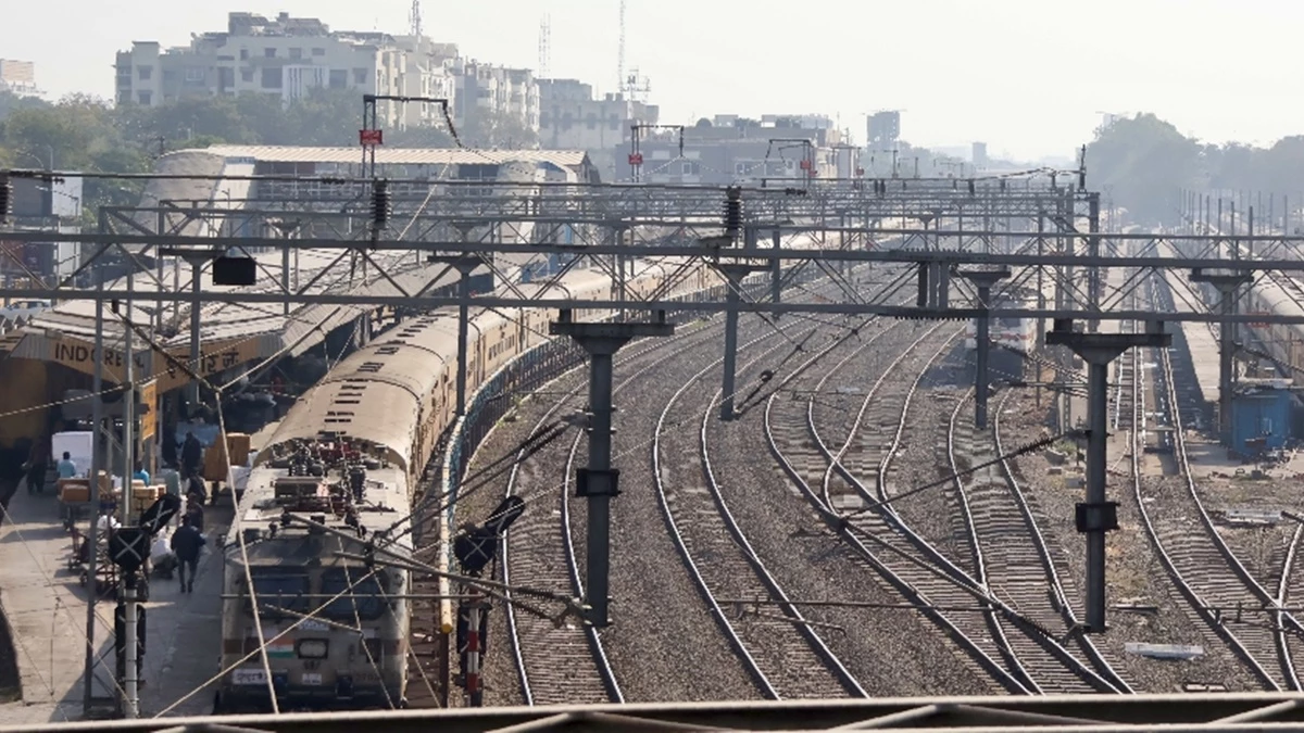 सिंहस्थ से पहले इंदौर से लक्ष्मीबाई नगर के बीच बनेगा तीसरा रेलवे ट्रैक, दोगुना होगी ट्रेनों व यात्री संख्या