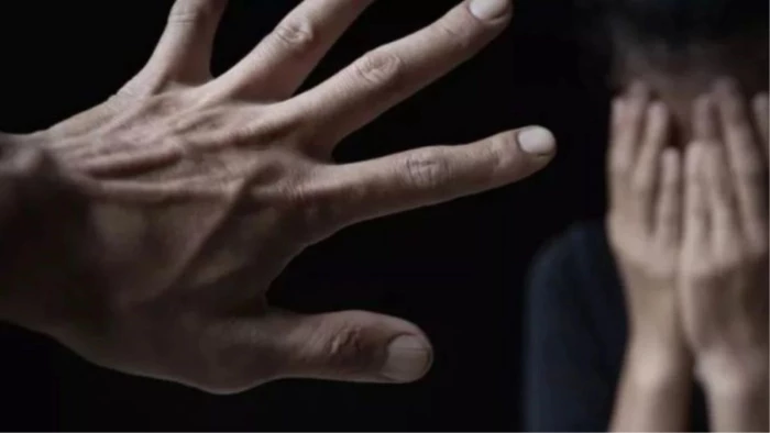 'मुंह खोला तो जान से मार दूंगा...', ग्वालियर में आठवीं की छात्रा से सहपाठी ने घर में घुसकर किया दुष्कर्म