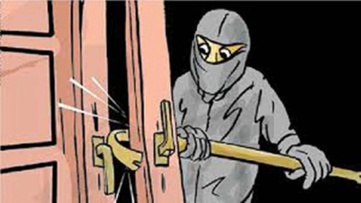 टीकमगढ़ में गल्ला व्यापारी के घर 15 लाख की चोरी, परिवार गया था हवन करने; पीछे से चोरों ने साफ कर दी अलमारी