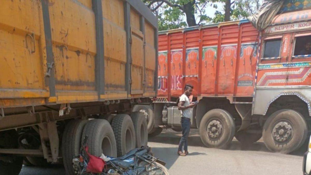 Accident in Raigarh : रायगढ़ घरघोड़ा में दर्दनाक सड़क हादसा एक की मौत, एक घायल