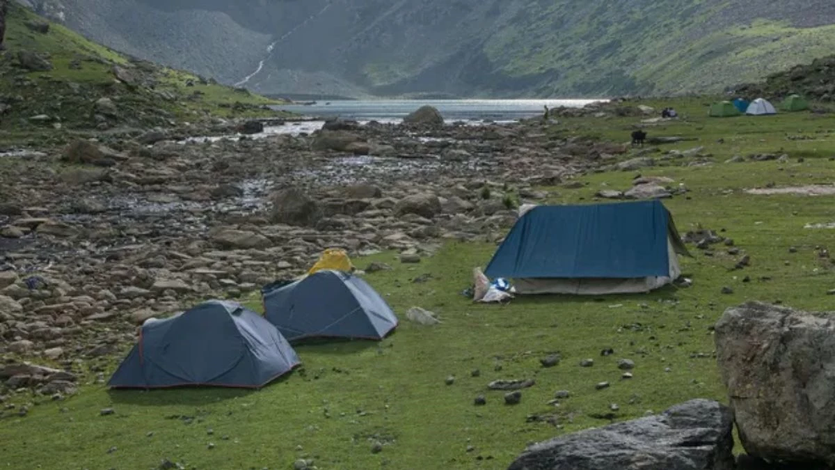 Pahalgam Attack Update: कश्मीर में 48 टूरिस्ट स्पॉट बंद, स्लीपर सेल की मदद से आतंकी कर सकते हैं हमला