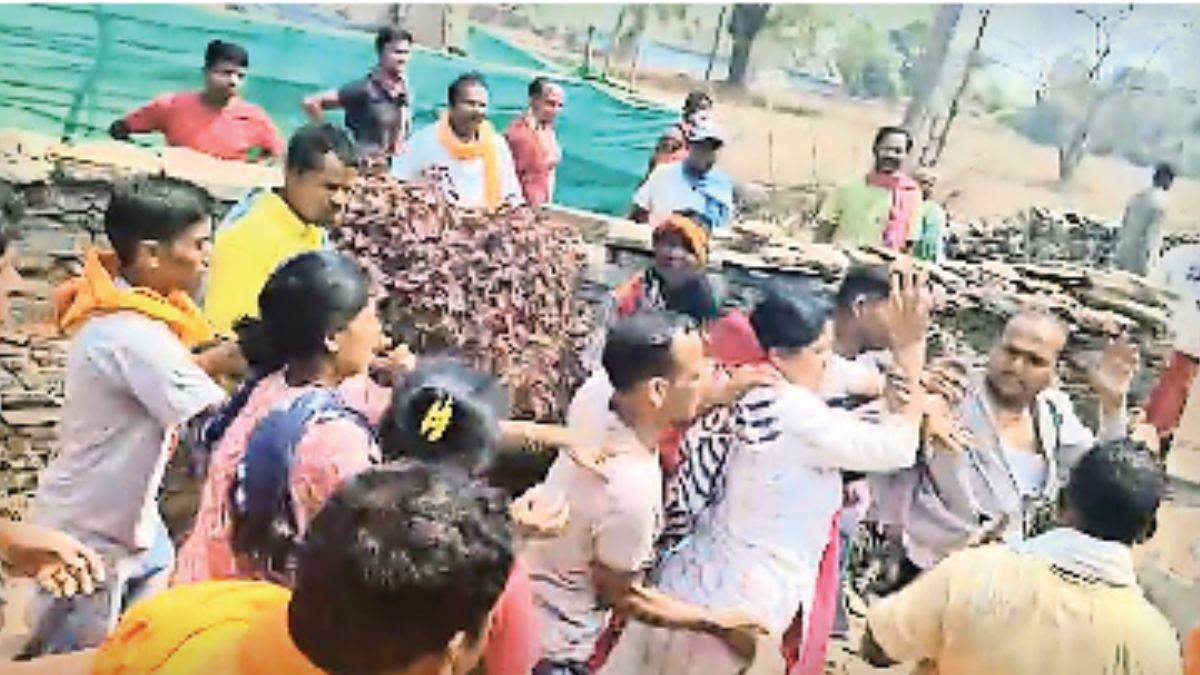 बस्तर में मतांतरण पर भड़का विवाद, ओडिशा के पास्टर से मारपीट, कपड़े भी फाड़े