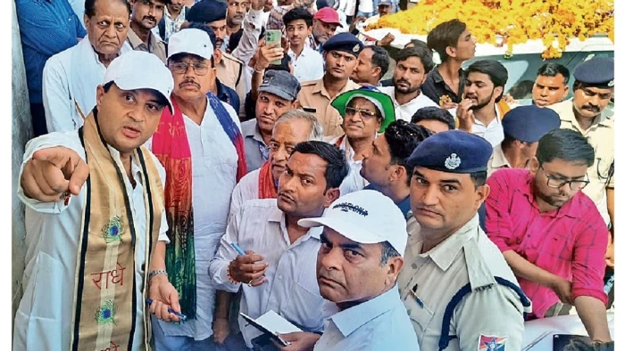 रेलवे स्टेशन पुनर्विकास की फिर नई 'तारीख' दे गए सिंधिया, अब जुलाई तक होगा कानकोर्स और छत का काम