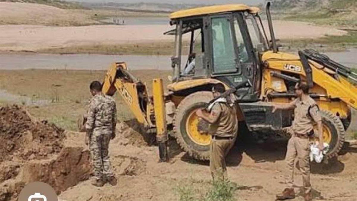 चंबल रेत माफिया पर सुप्रीम कोर्ट सख्त: परिवहन सचिव ने अपनी ही टीम को घेरा, अफसरों की 'दिखावटी' कार्रवाई पर मांगी रिपोर्ट
