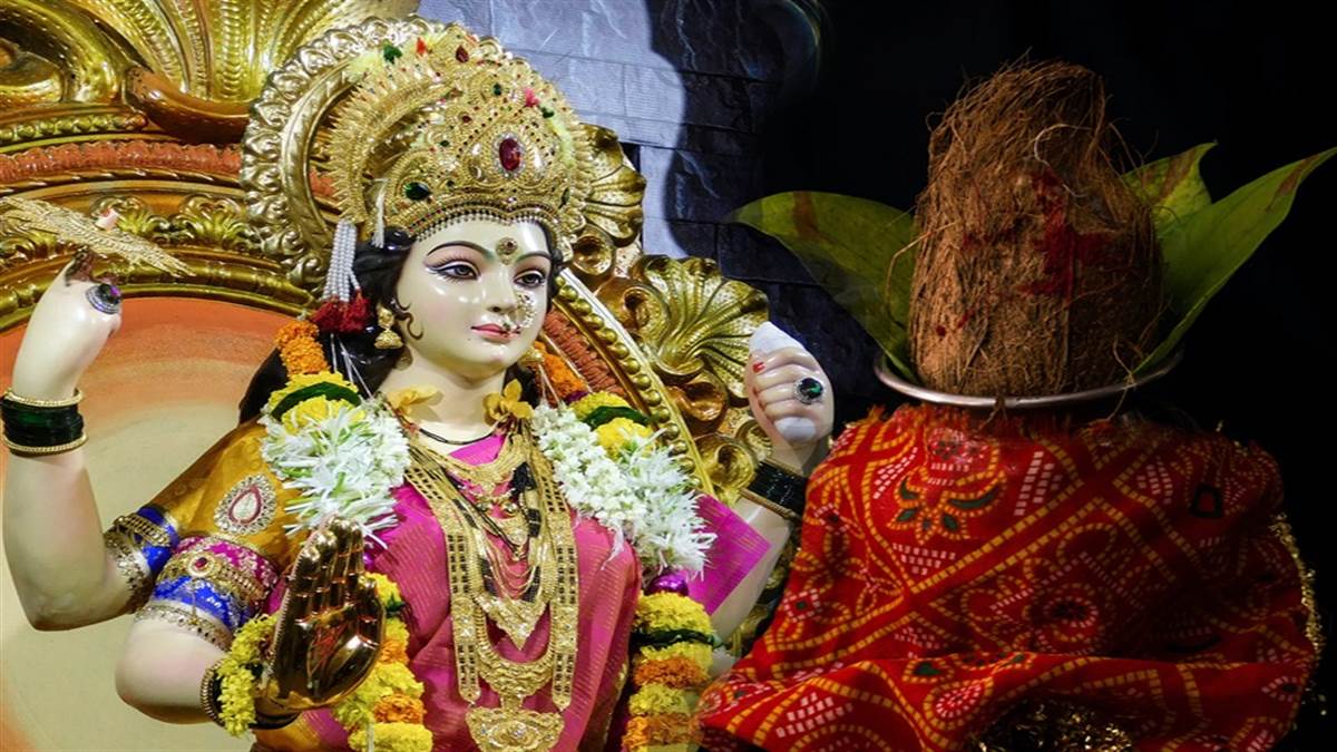 Gupt Navratri 2022: गुप्त नवरात्री में रोज ये मंत्र बोलकर करें देवी ...