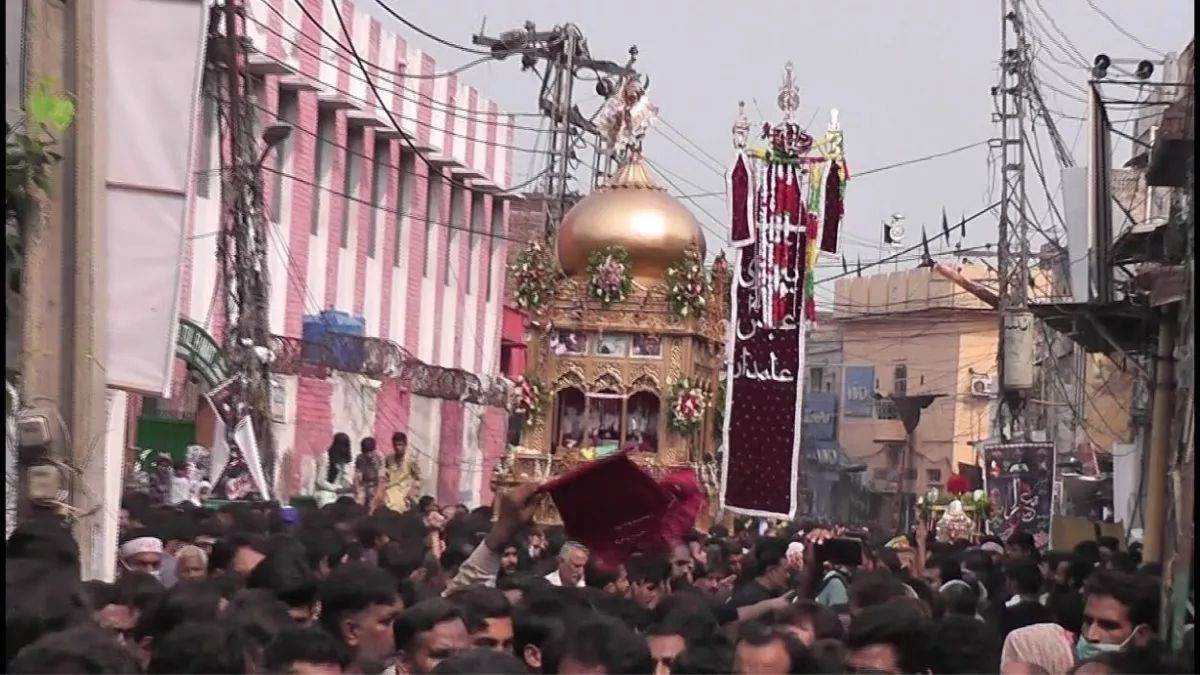 Muharram Accident: झारखंड और गुजरात में हाई टेंशन तार से टकराया ताजिया, कुल  6 की मौत - Muharram Accident: Tajia collided with high tension wire in  Jharkhand and Gujarat, total 6 killed
