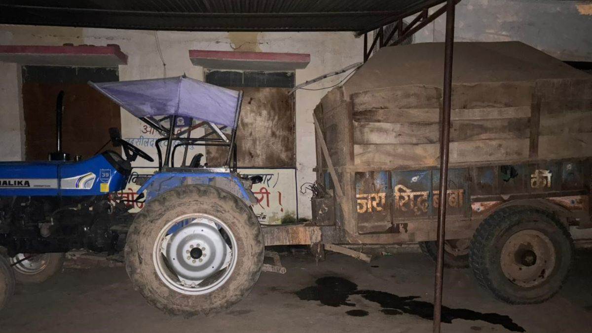 Bhind News: कलेक्टर ने रेत से भरी दो ट्रैक्टर-ट्राली पकड़ीं और चाबी अपने साथ ले गए