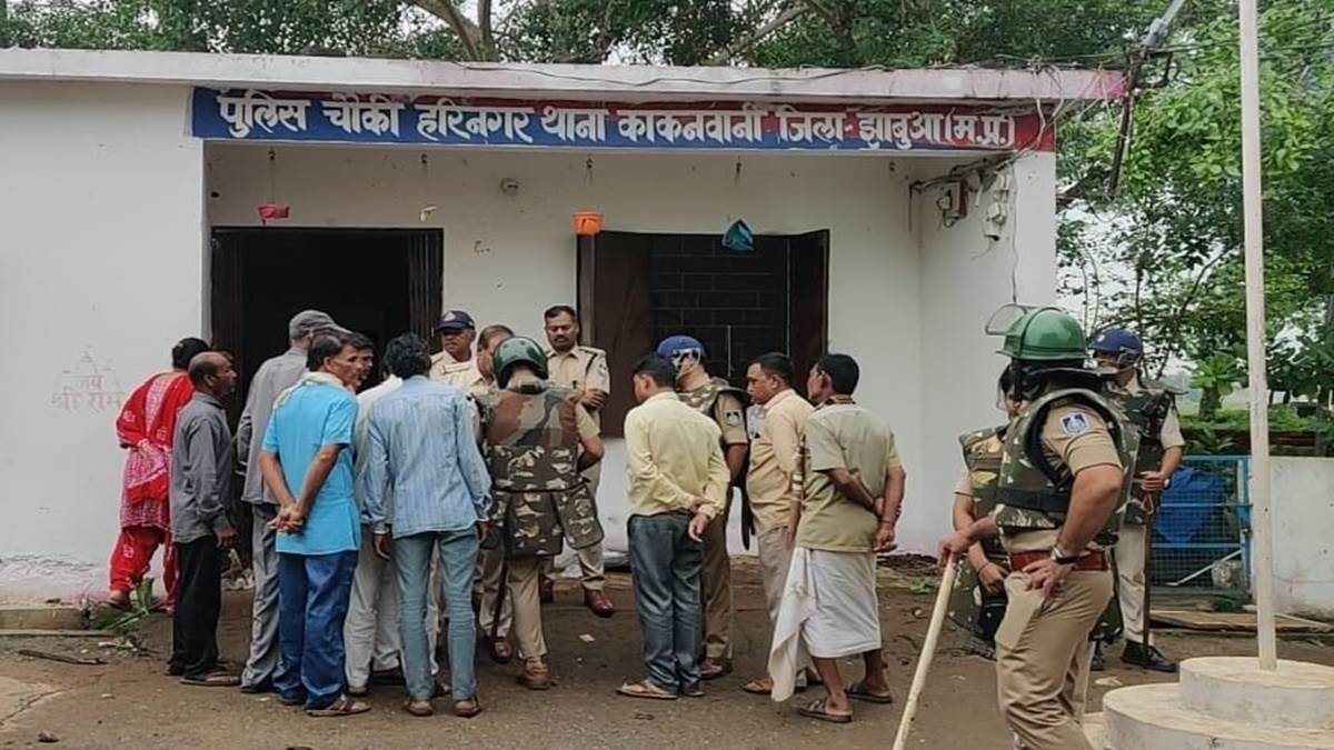 ग्रामीण की मौत के बाद पुलिस चौकी पर हंगामा... झाबुआ जिले में हरिनगर पुलिस चौकी पर कई थानों से फोर्स बुलवाना पड़ा