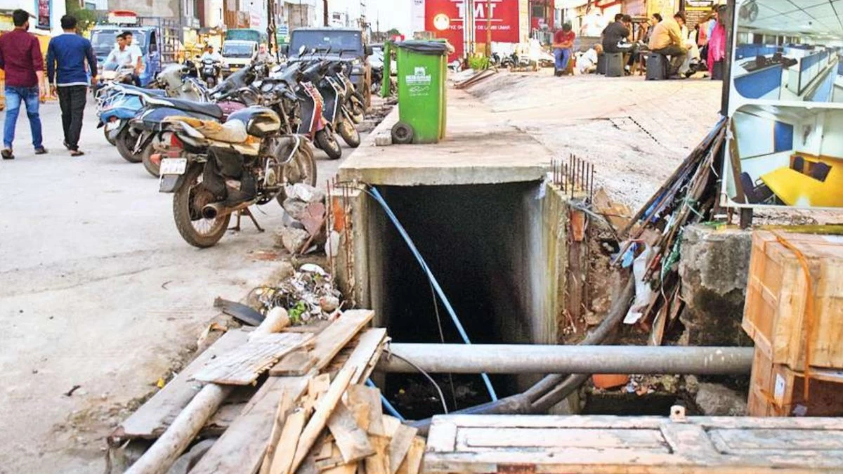 CG News: राजधानी रायपुर में नालों का हाल, बेहाल...   हाई कोर्ट के निर्देश के बावजूद अब तक अतिक्रमण नहीं हटा