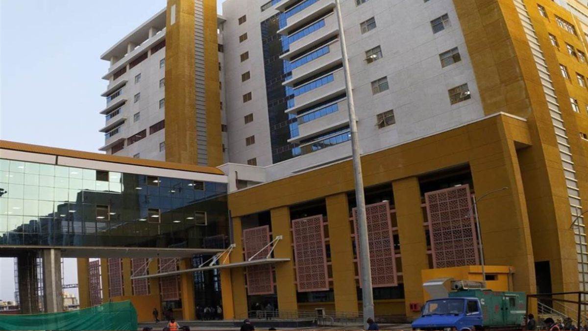 भोपाल के हमीदिया में MBBS इंटर्न डॉक्टरों की हड़ताल रहेगी जारी, 1 महीने तक OPD सेवाएं प्रभावित होने की आशंका