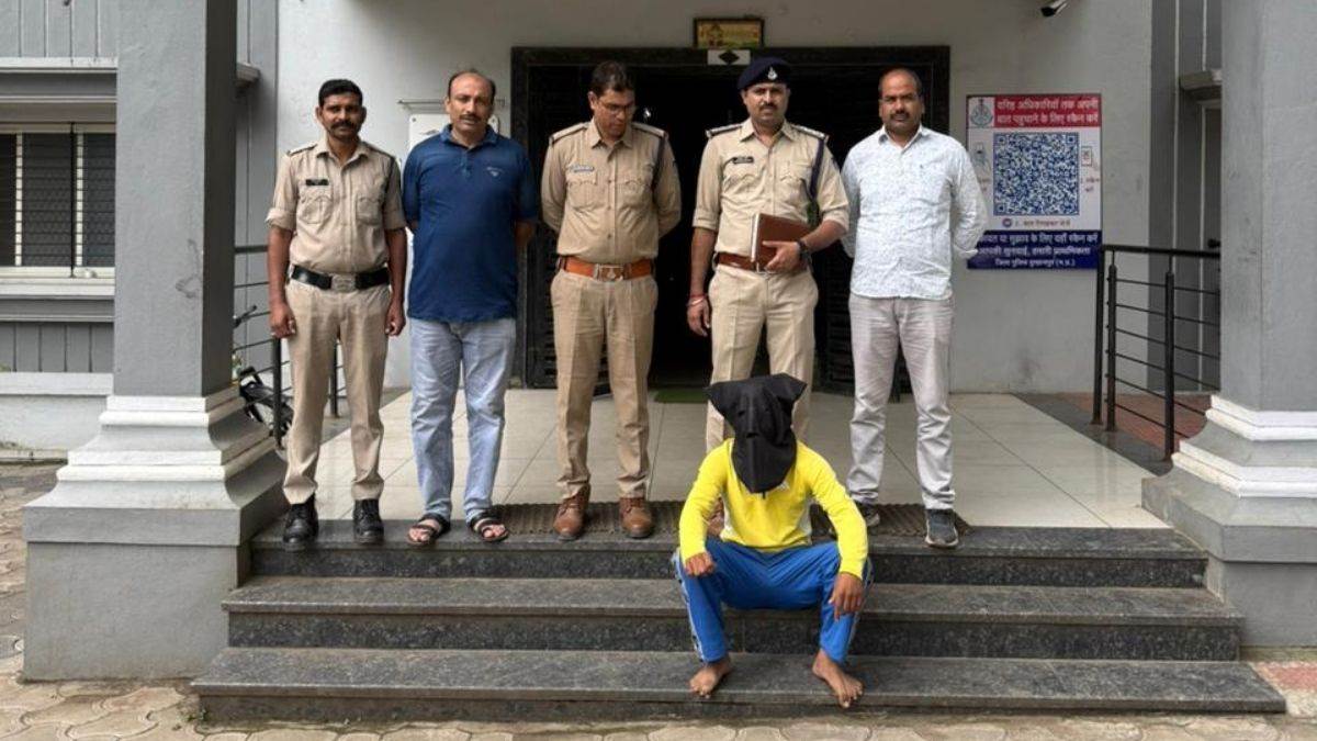 बुरहानपुर में उत्तर प्रदेश का युवक तीन पिस्टल के साथ गिरफ्तार, डील होने पर डिलेवरी लेकर जा रहा था