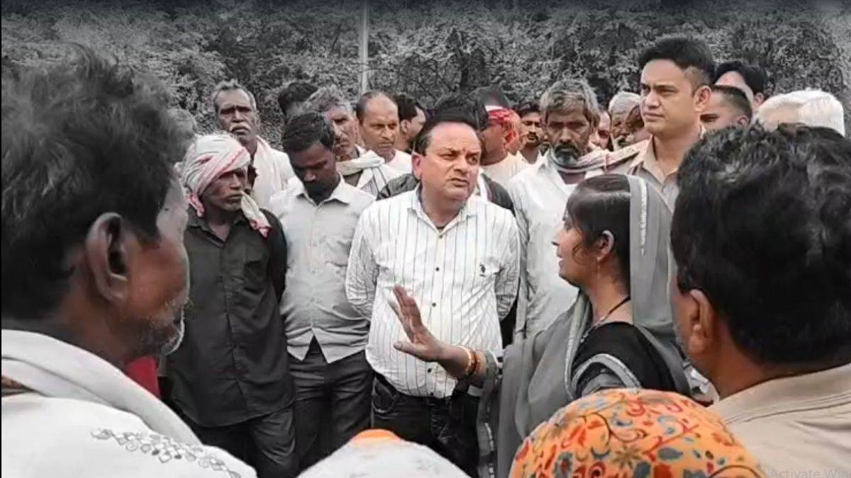 पन्ना में एक ही परिवार के तीन लोगों की मौत से आक्रोश, सलेहा तिराहे पर चक्काजाम